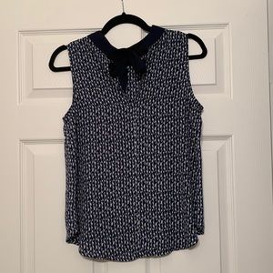 Banana Republic V-Neck Sleeveless Blouse